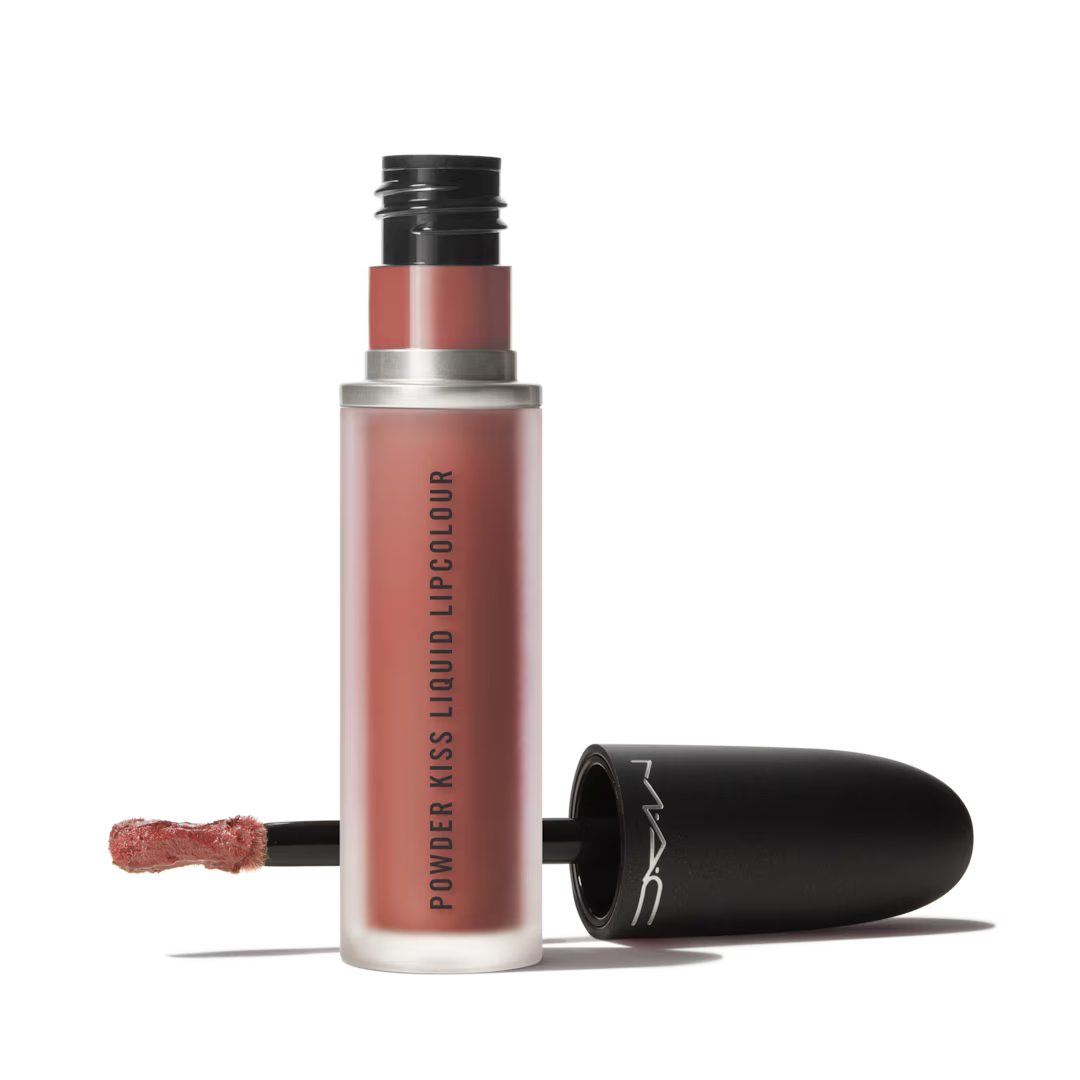 MAC Labial Líquido Powder Kiss Liquid Lipcolour - Over The Taupe 5 mL